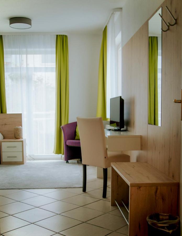 Pension Tokus Нюрнберг Экстерьер фото