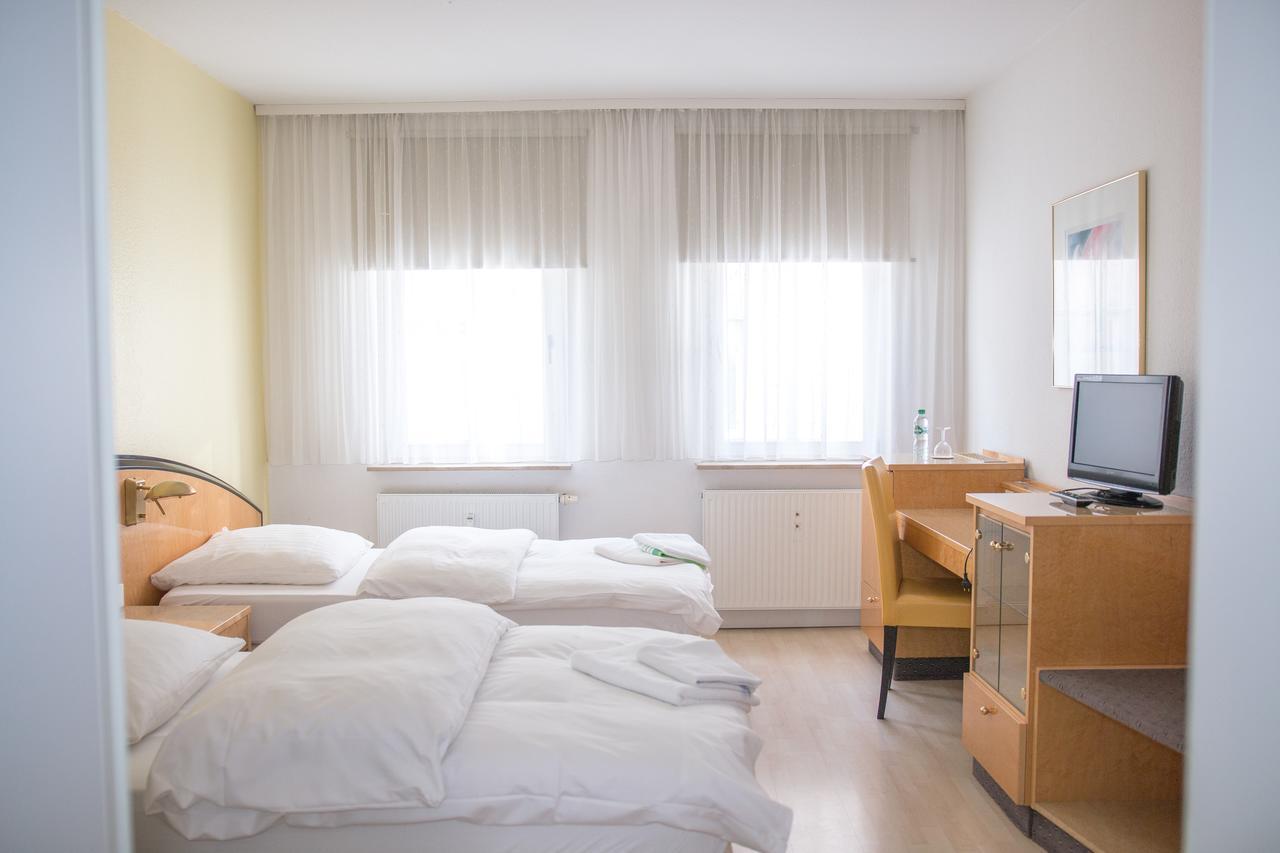 Pension Tokus Нюрнберг Экстерьер фото